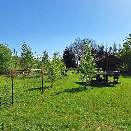 Camping, Zabierz Wlasny Namiot Kameralne Pole Namiotowe Z Basenem Kinem Plenerowym Miejscem Na Ognisko I Placem Zabaw Zywe Zwierzeta Agroturystyka Giebultow  外观 照片