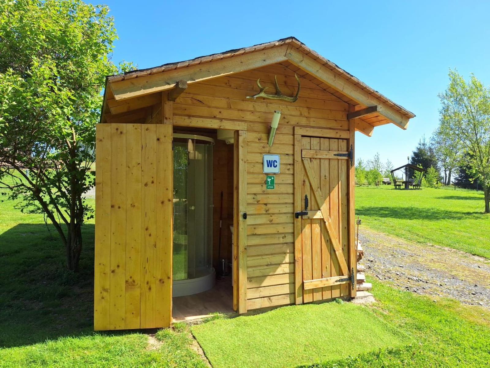 Camping, Zabierz Wlasny Namiot Kameralne Pole Namiotowe Z Basenem Kinem Plenerowym Miejscem Na Ognisko I Placem Zabaw Zywe Zwierzeta Agroturystyka Giebultow  外观 照片