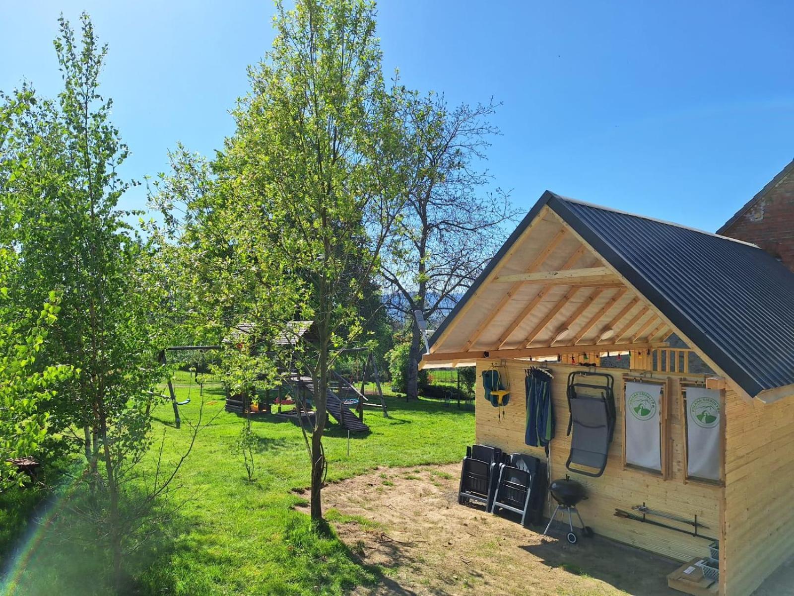 Camping, Zabierz Wlasny Namiot Kameralne Pole Namiotowe Z Basenem Kinem Plenerowym Miejscem Na Ognisko I Placem Zabaw Zywe Zwierzeta Agroturystyka Giebultow  外观 照片